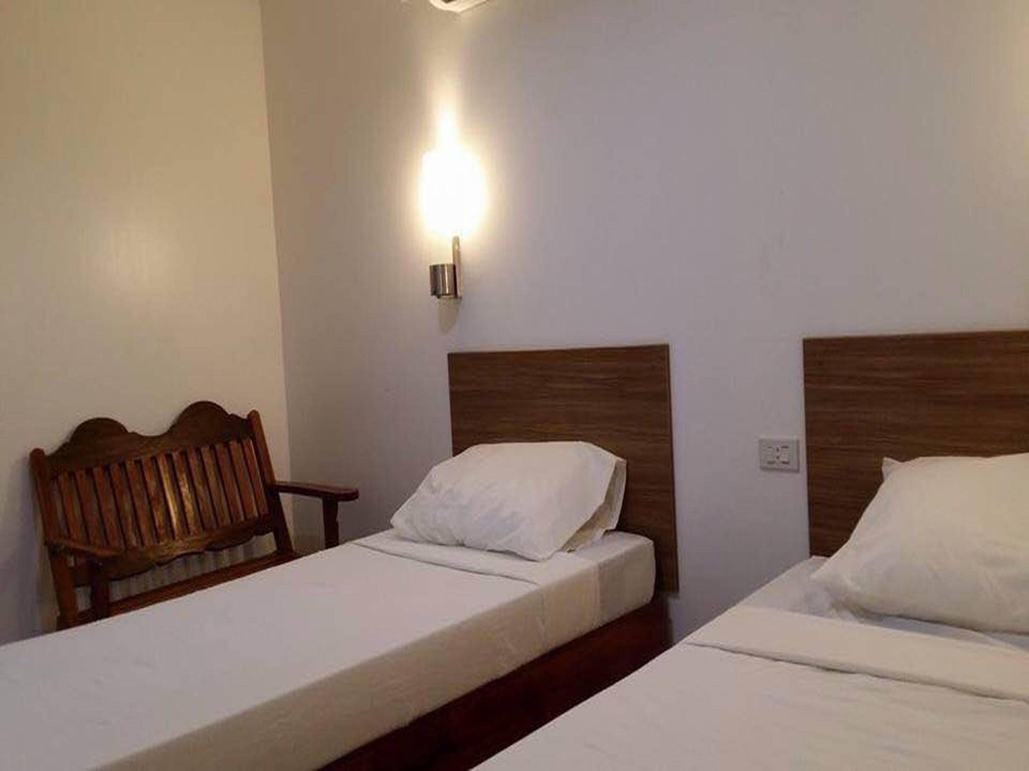 Reddoorz Plus Near Vigan City Commercial Center Exterior foto
